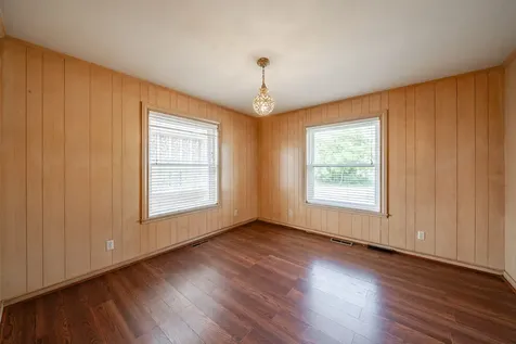 1001 E Nevada Seymour TX 76380