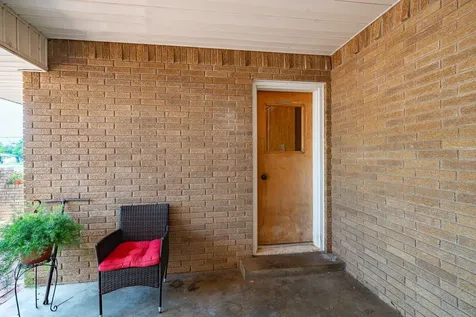 1001 E Nevada Seymour TX 76380