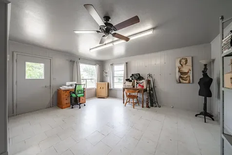 1001 E Nevada Seymour TX 76380