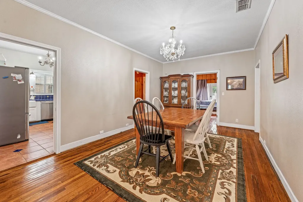 941 S Texas Street De Leon TX 76444