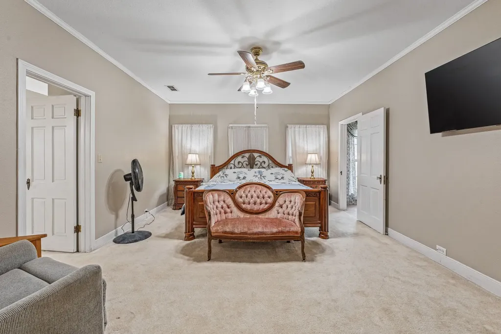 941 S Texas Street De Leon TX 76444