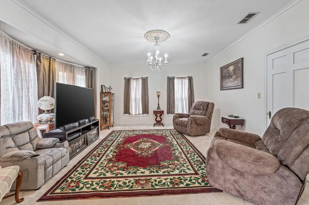 941 S Texas Street De Leon TX 76444