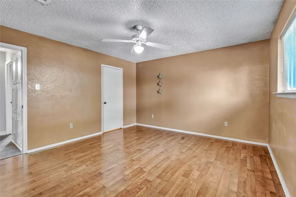 7625 Portman Avenue Fort Worth TX 76112
