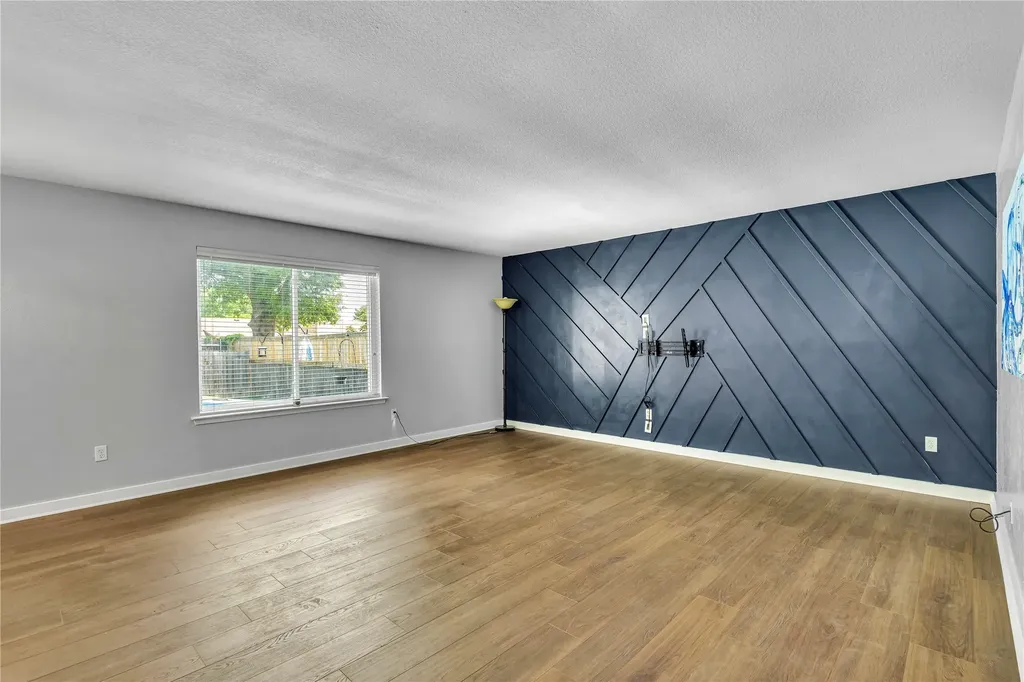 7625 Portman Avenue Fort Worth TX 76112