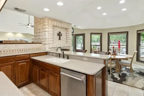 301 Northshore Trinidad TX 75163