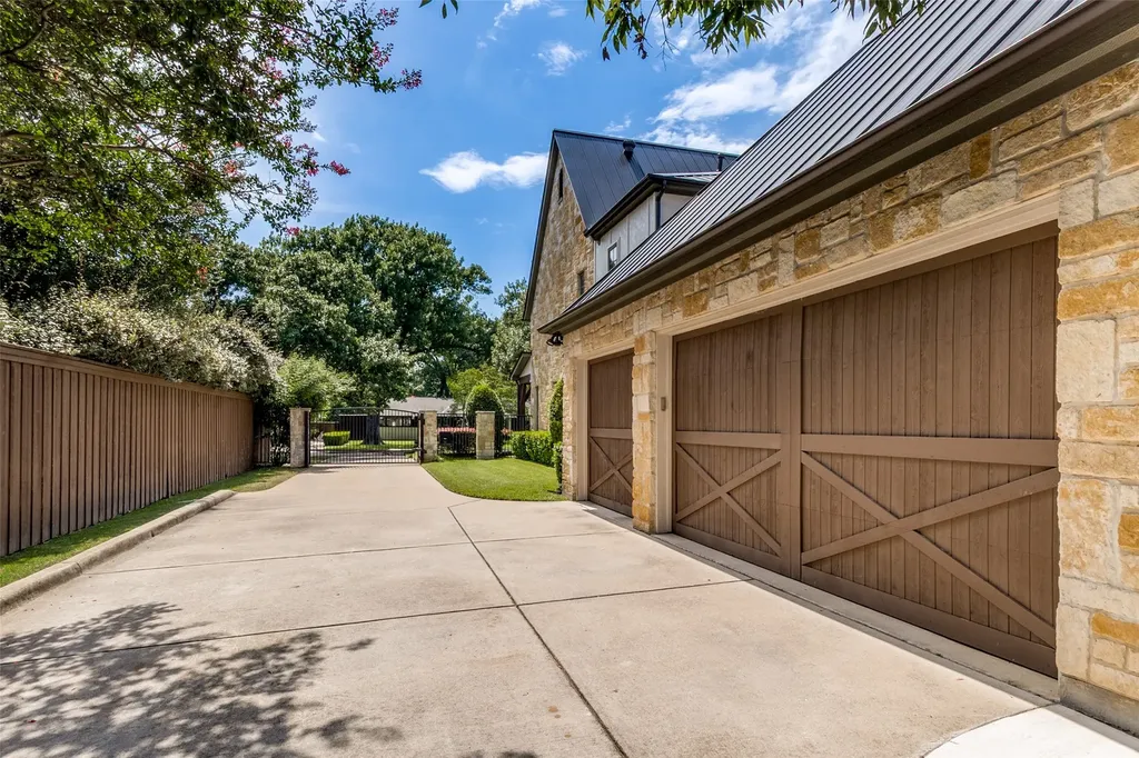 10630 Royal Springs Drive Dallas TX 75229