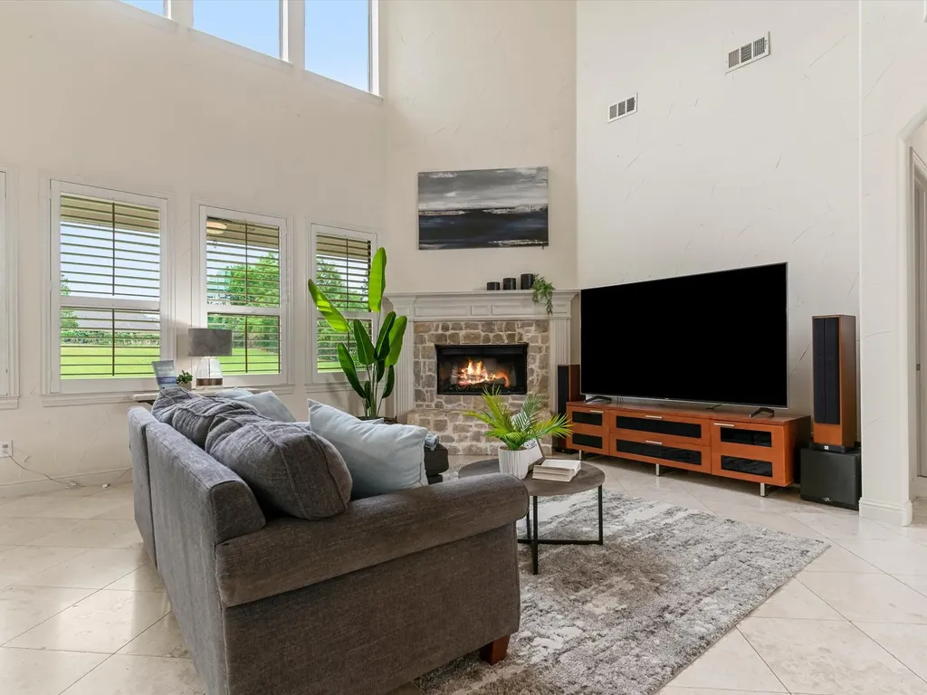 407 W Aurora Vista Trail Aurora TX 76078