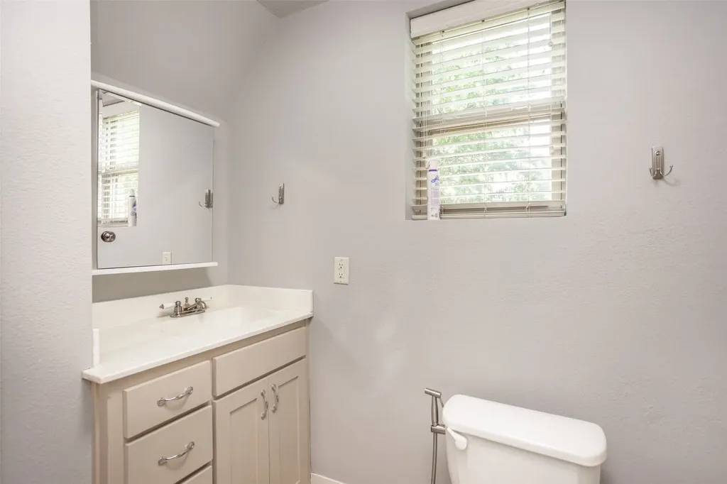 230 E Main Street Lindsay TX 76250