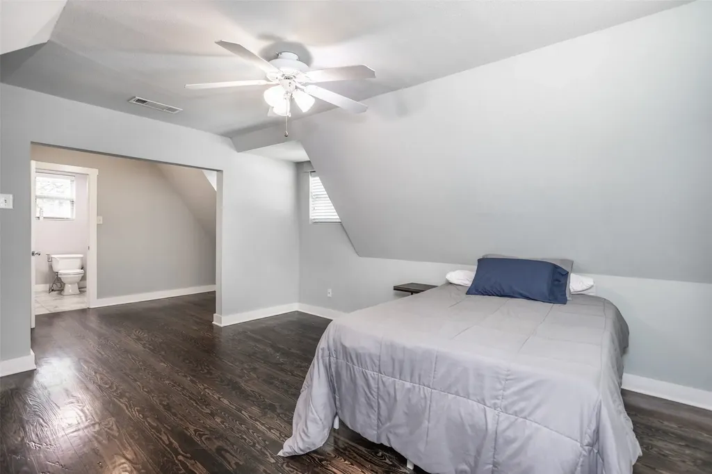 230 E Main Street Lindsay TX 76250