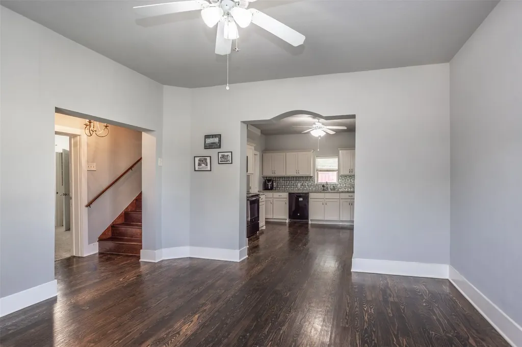 230 E Main Street Lindsay TX 76250