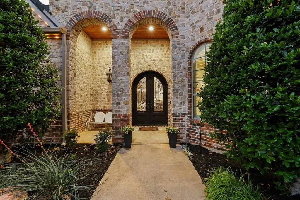 1702 Verdi Lane Sherman TX 75090