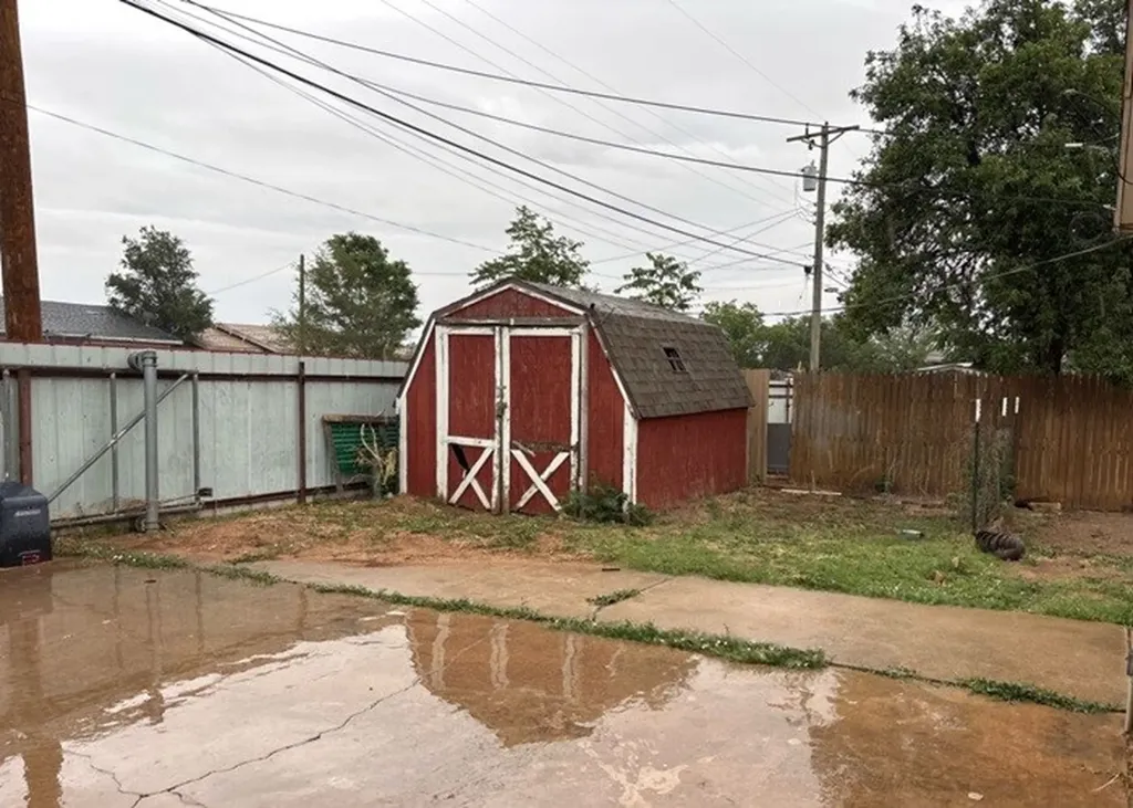 2218 Joliet Street Plainview TX 79072