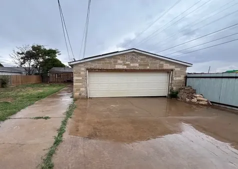 2218 Joliet Street Plainview TX 79072