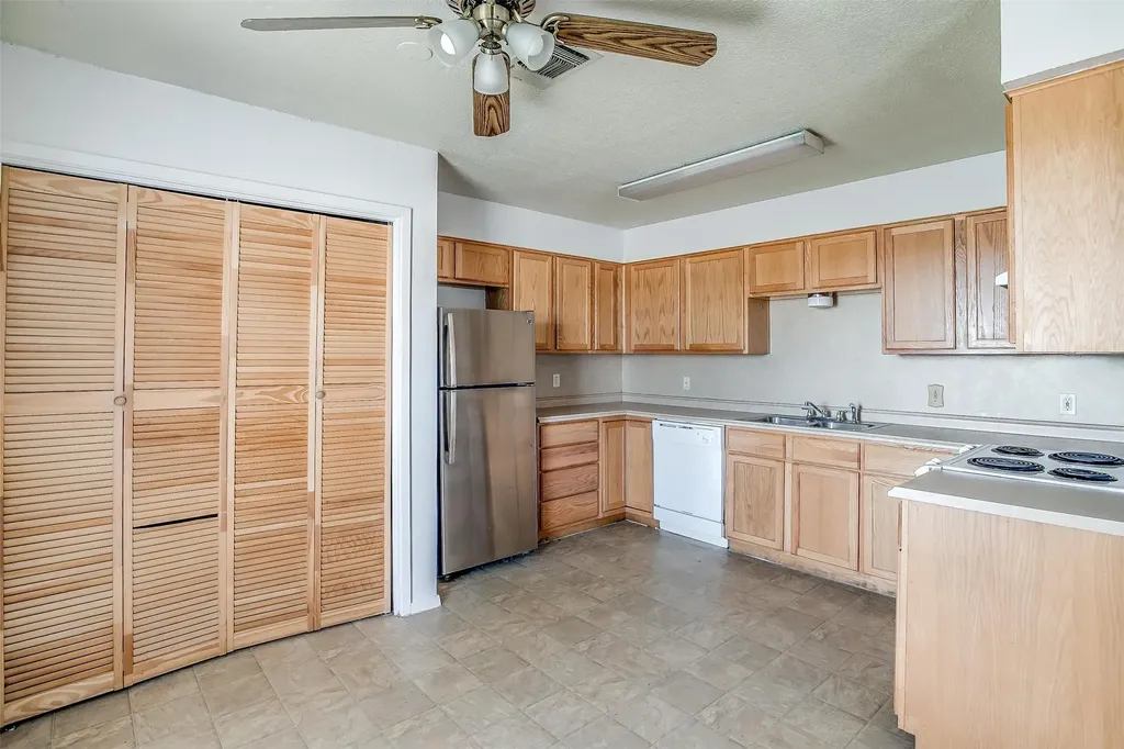 6530 Fall Creek Highway Granbury TX 76049