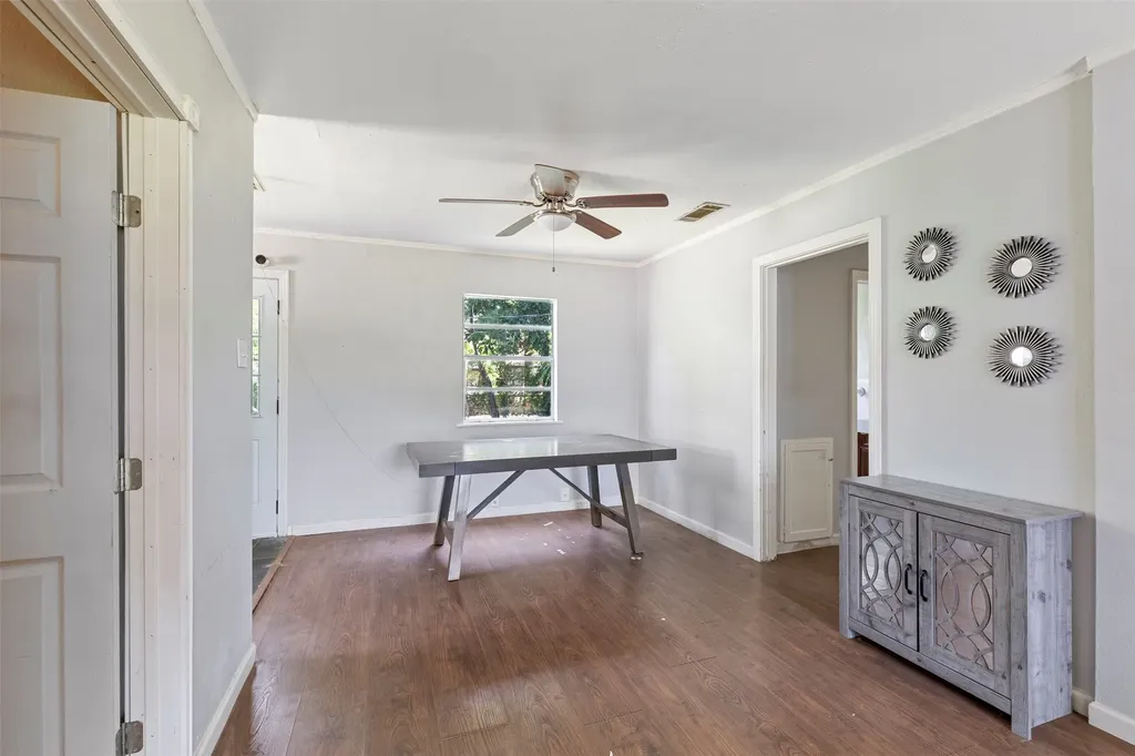 1513 Davis Boulevard Garland TX 75042
