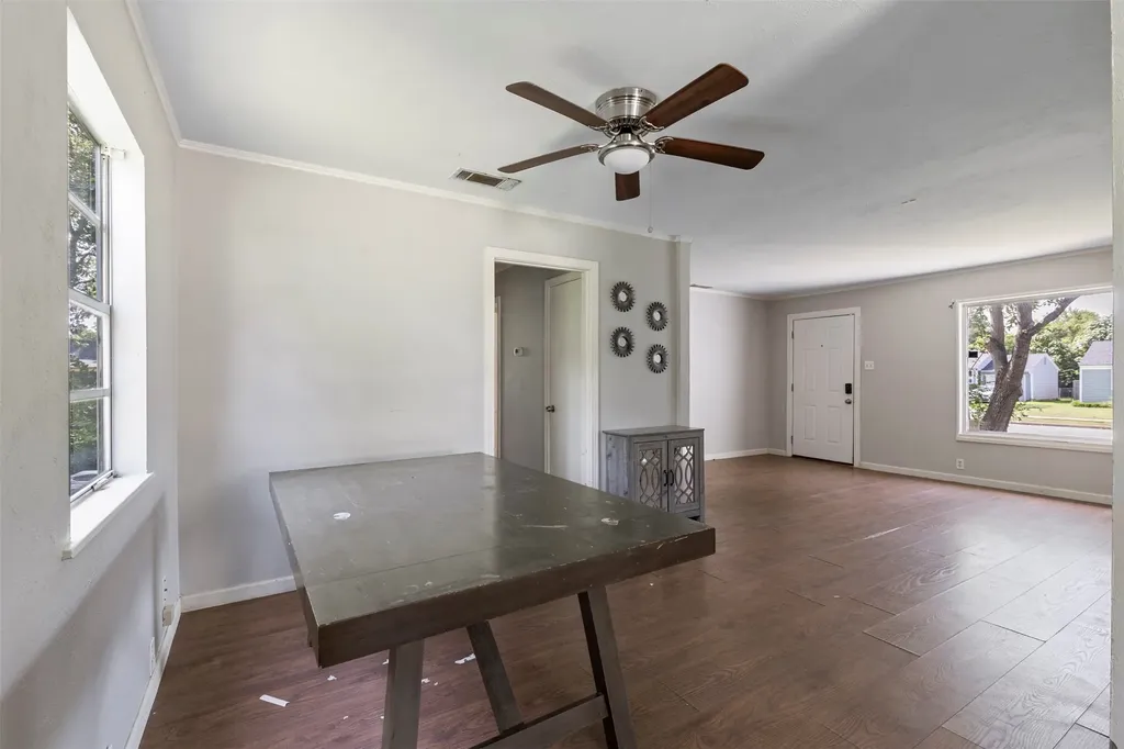 1513 Davis Boulevard Garland TX 75042