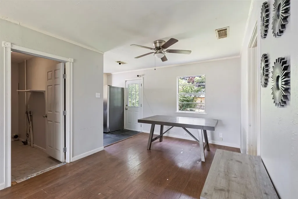 1513 Davis Boulevard Garland TX 75042