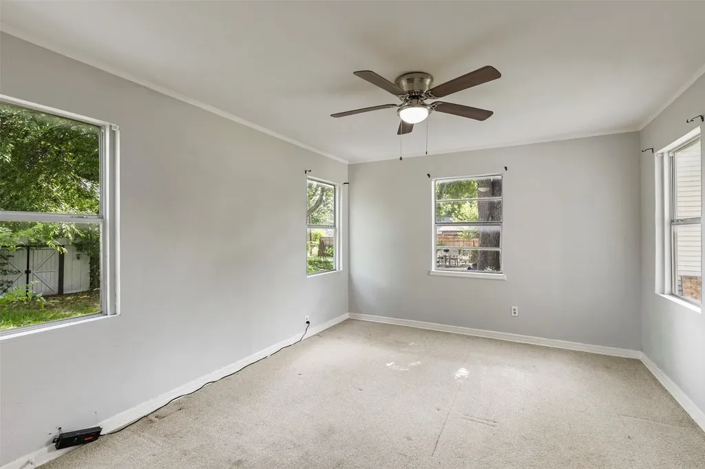1513 Davis Boulevard Garland TX 75042
