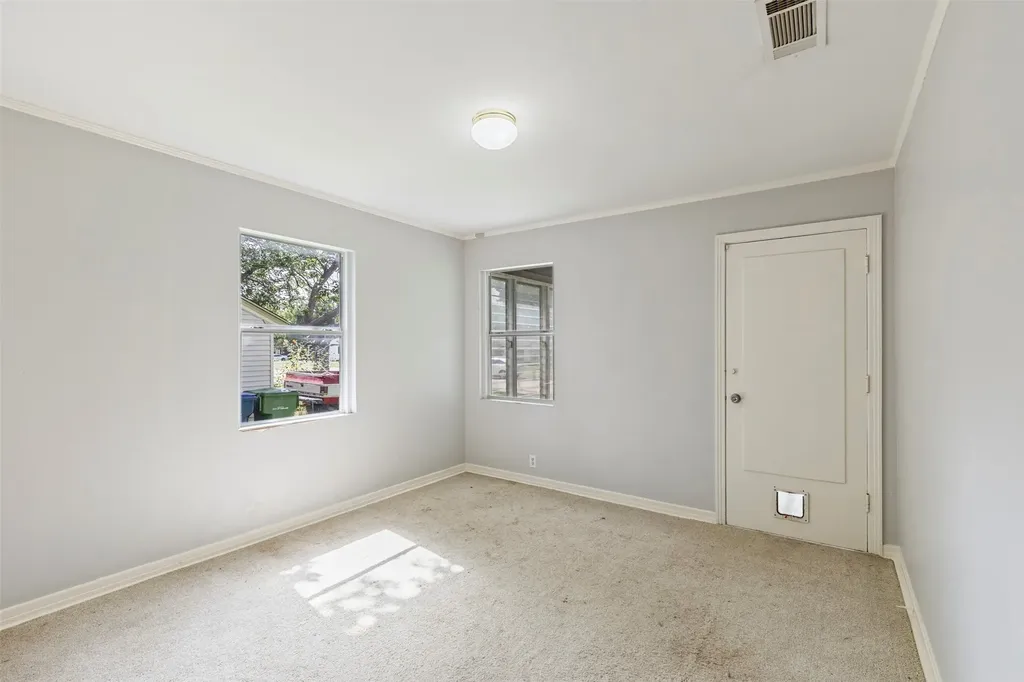 1513 Davis Boulevard Garland TX 75042