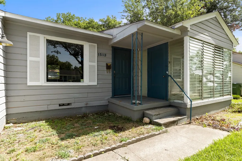 1513 Davis Boulevard Garland TX 75042