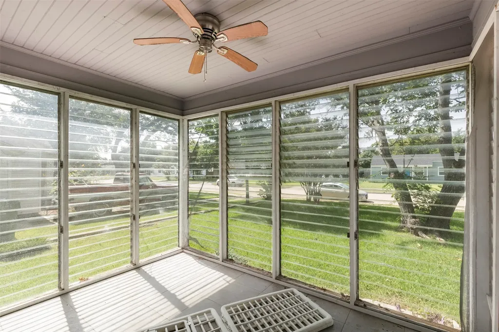 1513 Davis Boulevard Garland TX 75042