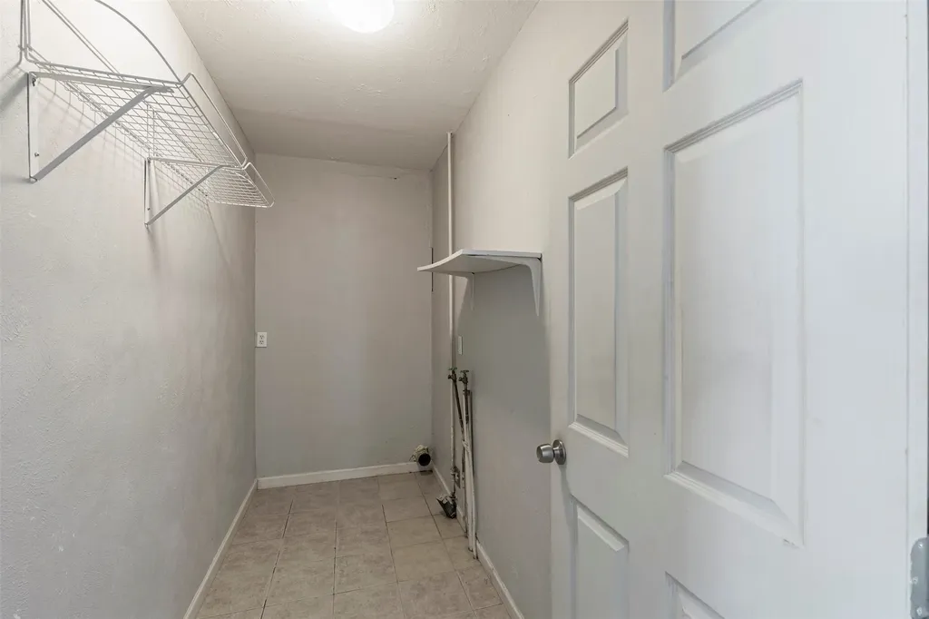 1513 Davis Boulevard Garland TX 75042