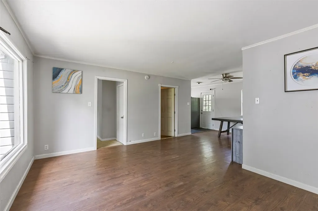 1513 Davis Boulevard Garland TX 75042