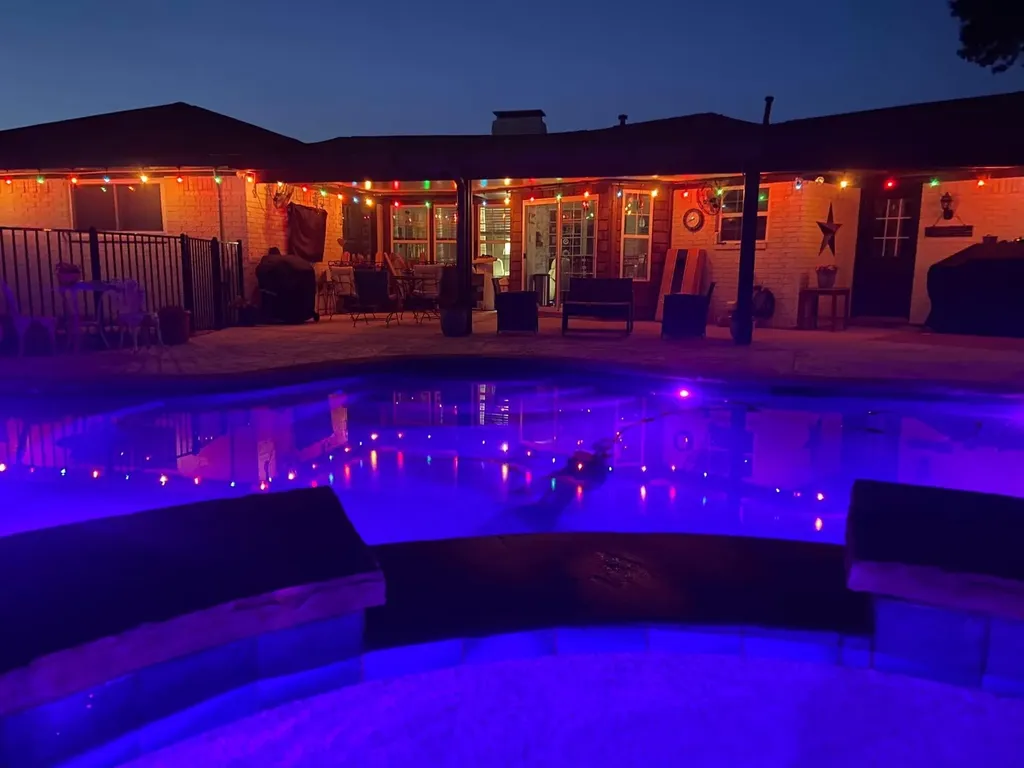 105 Elm Drive Oak Leaf TX 75154