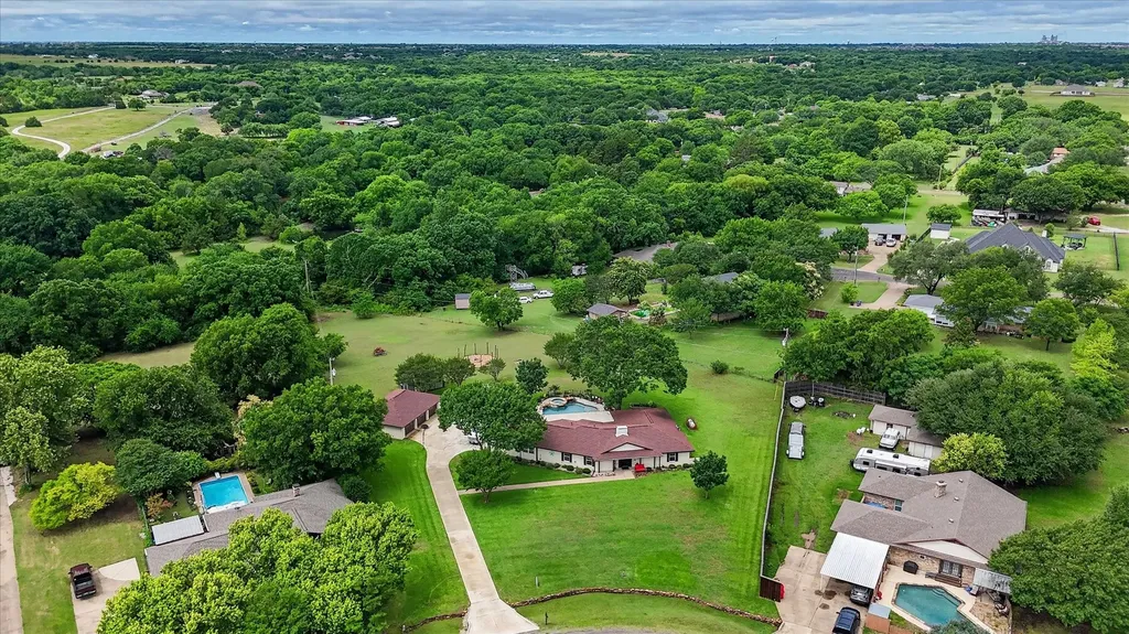 105 Elm Drive Oak Leaf TX 75154