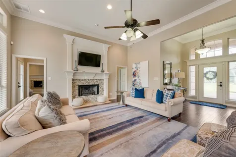 102 Dobbs Road Lake Dallas TX 76208