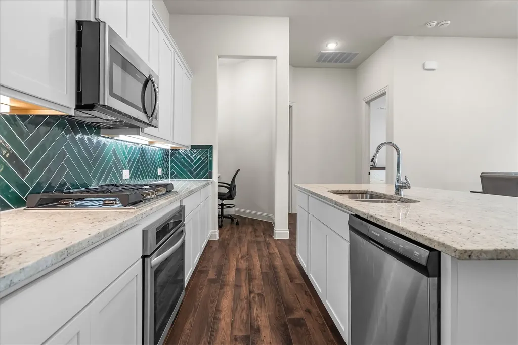 2035 Sherwood Drive Garland TX 75041