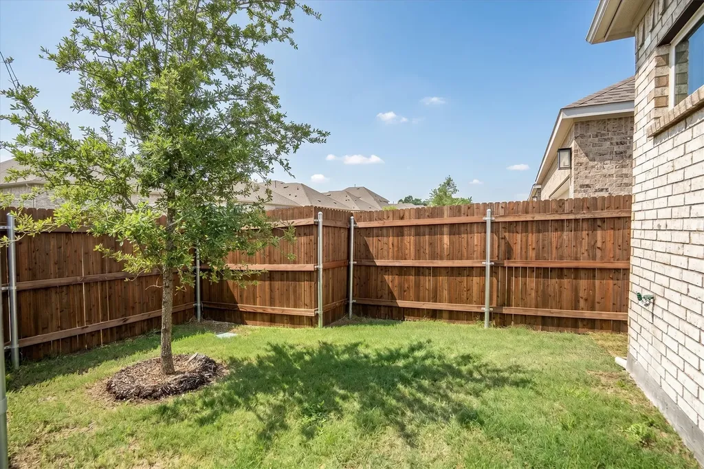 2035 Sherwood Drive Garland TX 75041