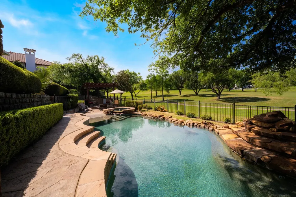 1802 Driskill Drive Irving TX 75038