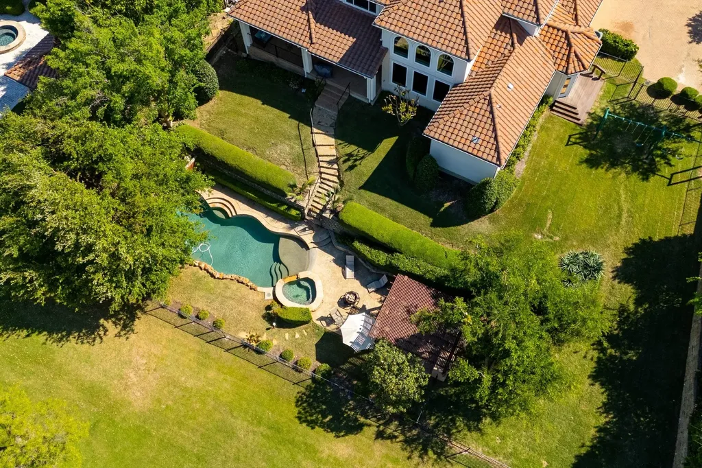 1802 Driskill Drive Irving TX 75038