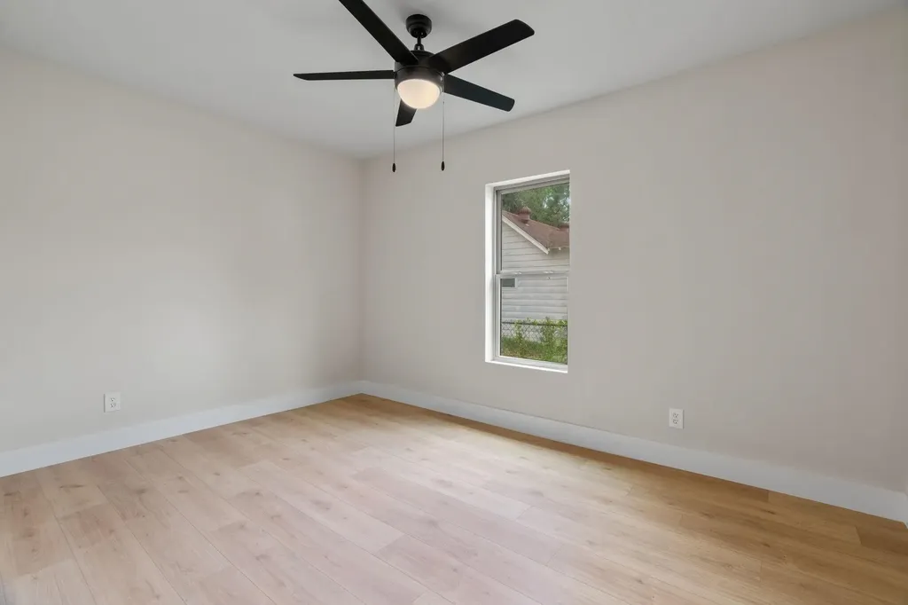 1404 E Baltimore Avenue Fort Worth TX 76104