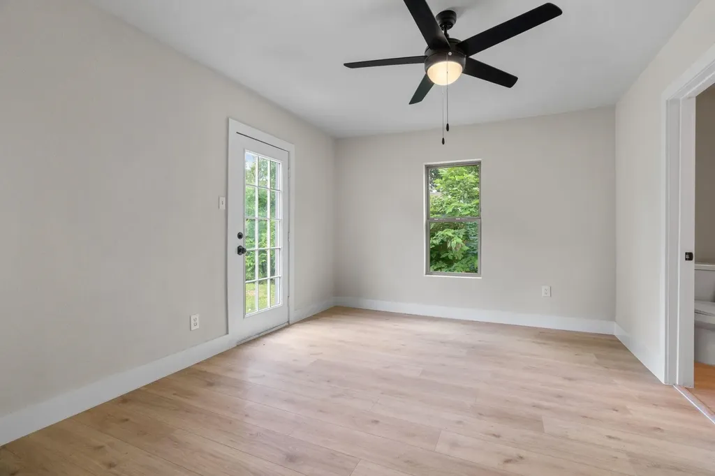 1404 E Baltimore Avenue Fort Worth TX 76104
