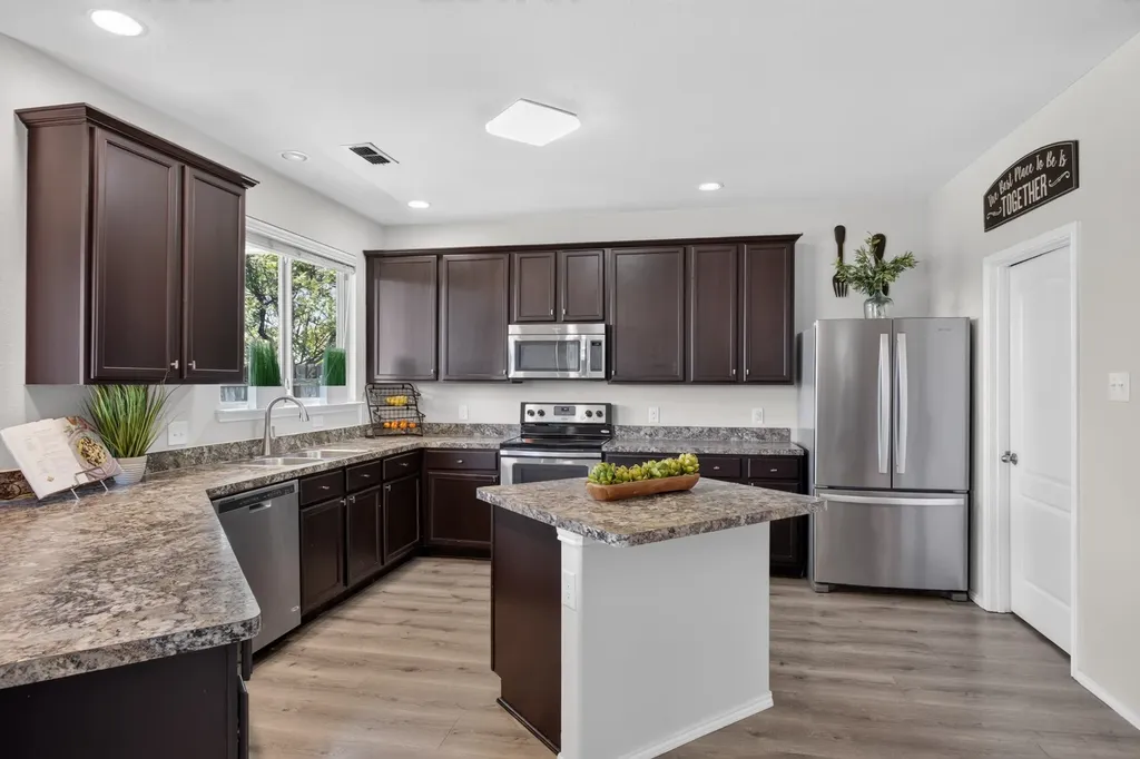 5216 Pebble Beach Trail Denton TX 76208