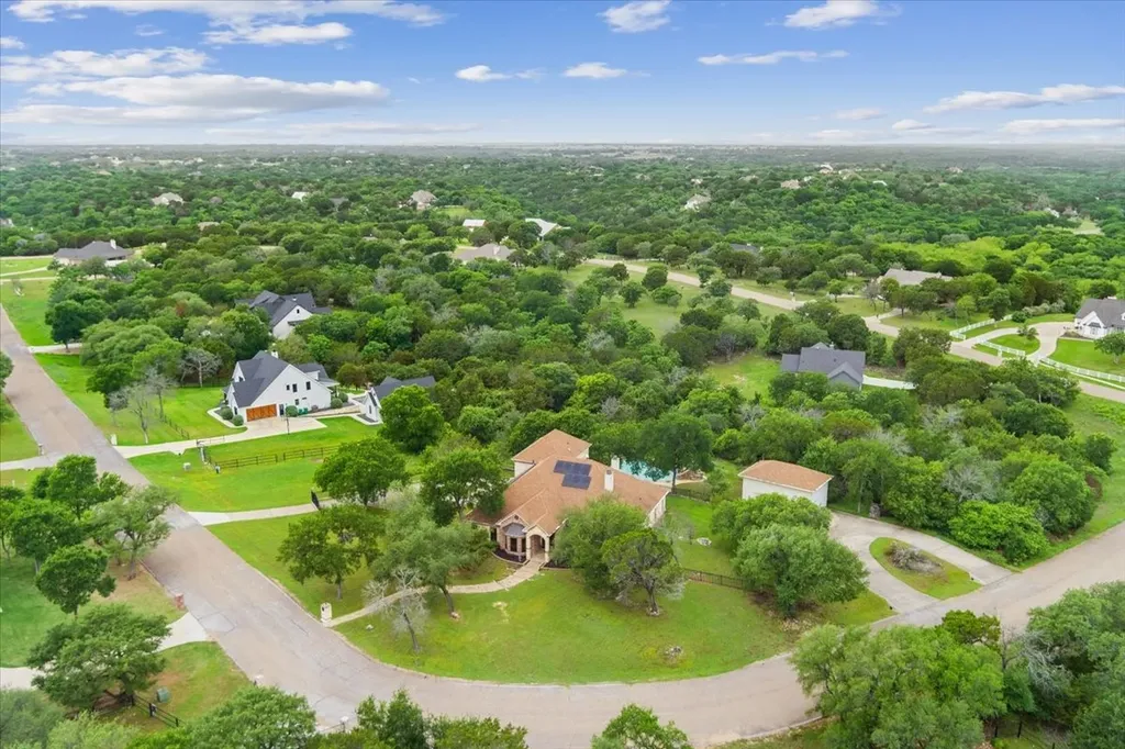 1125 Whispering Oaks China Spring TX 76633