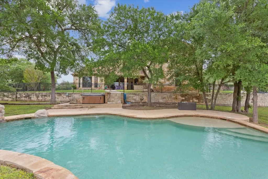 1125 Whispering Oaks China Spring TX 76633