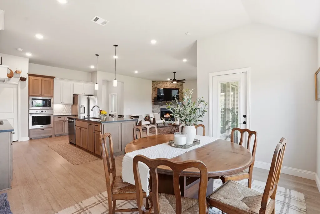 5414 Rowlan Row Midlothian TX 76065