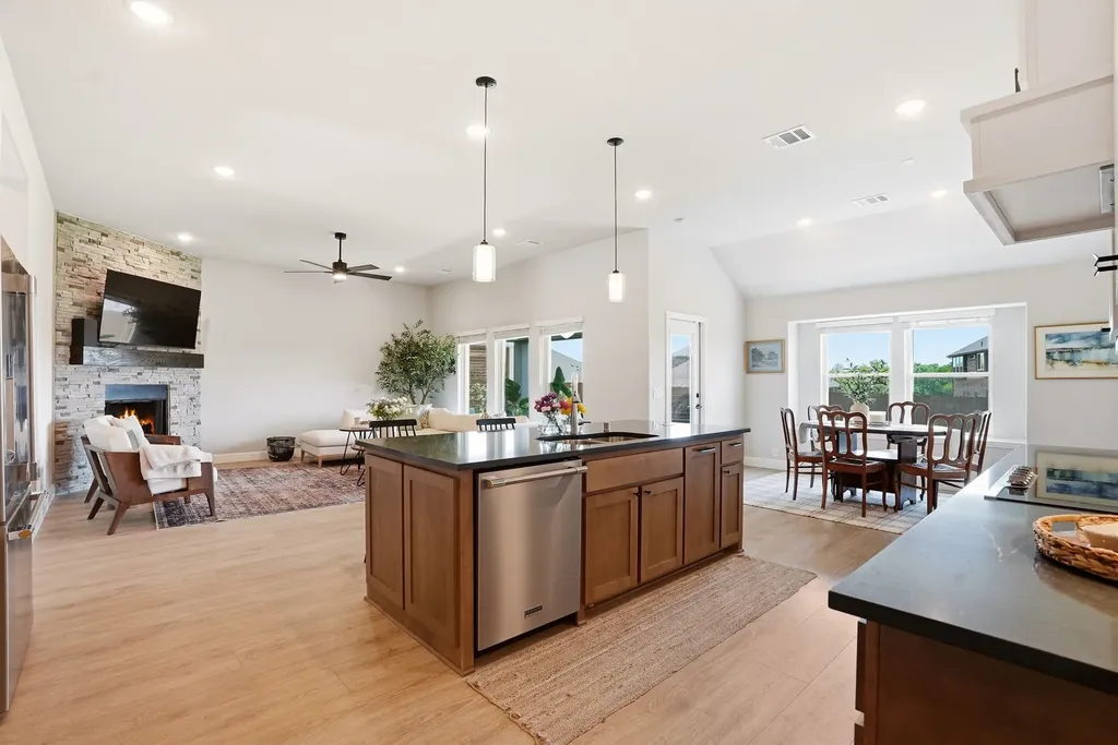 5414 Rowlan Row Midlothian TX 76065