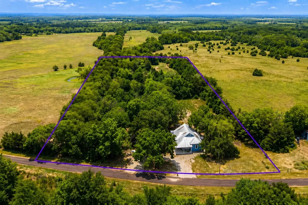 479 County Road 27450 Honey Grove TX 75477
