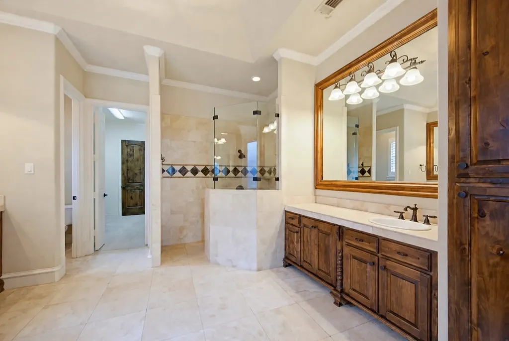 7713 Silverleaf Drive North Richland Hills TX 76182