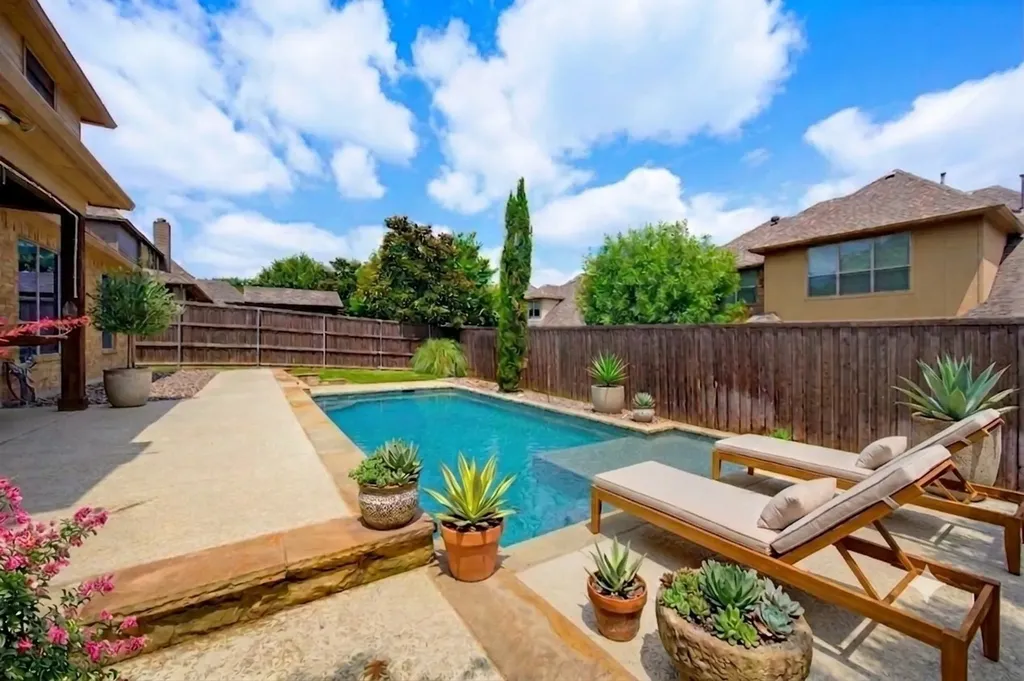 7713 Silverleaf Drive North Richland Hills TX 76182