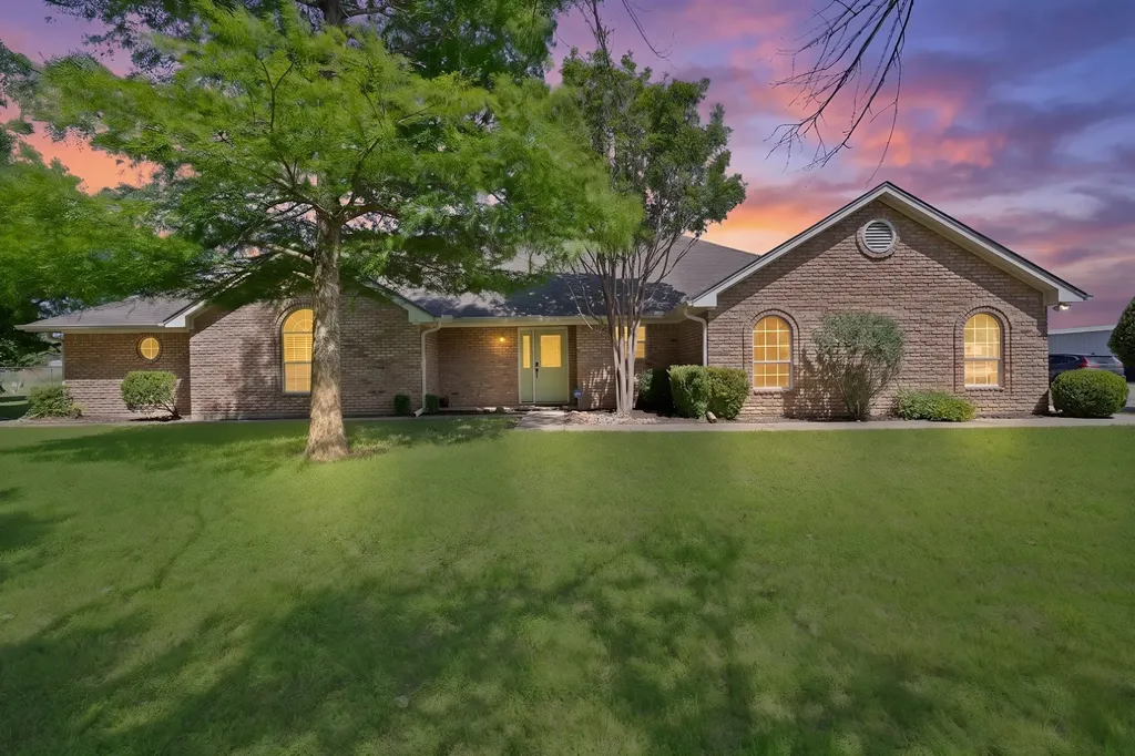 1815 Newport Road Weatherford TX 76086