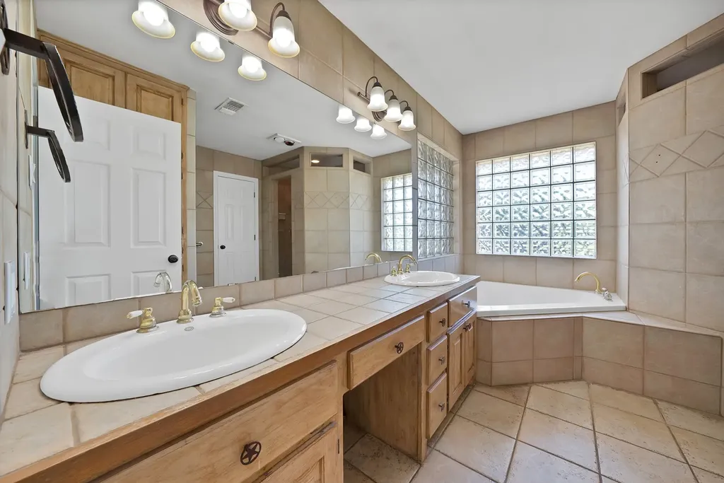 1815 Newport Road Weatherford TX 76086