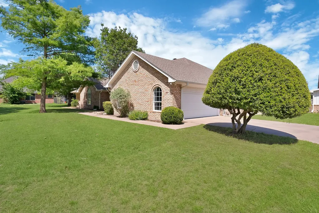 1815 Newport Road Weatherford TX 76086