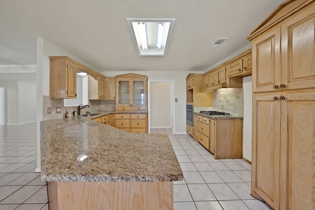 1815 Newport Road Weatherford TX 76086