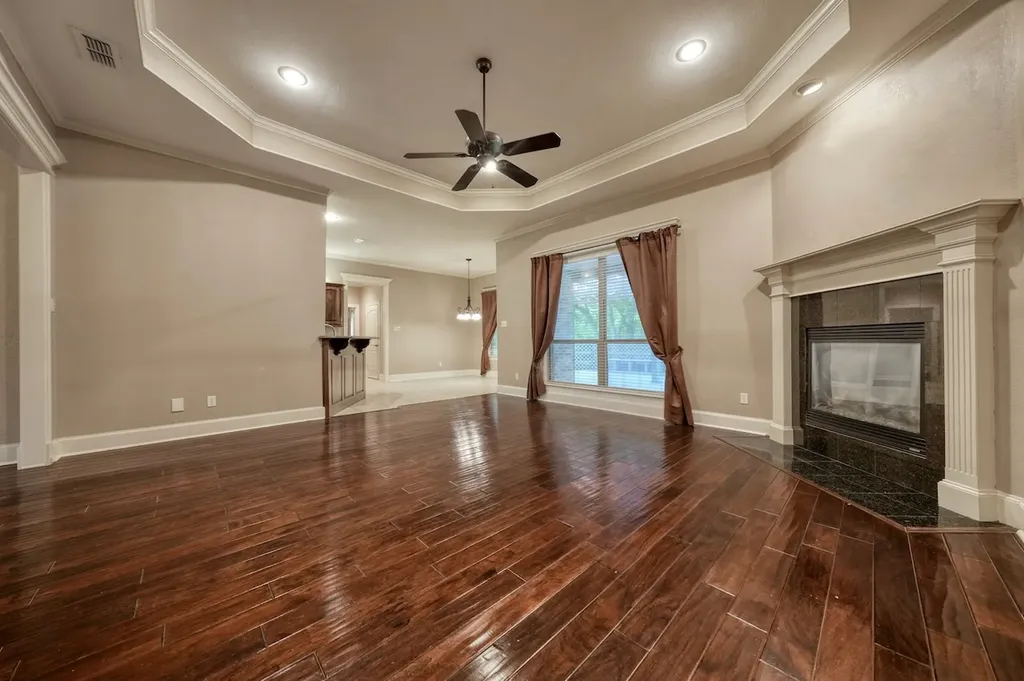 205 Heritage Court Lindale TX 75771