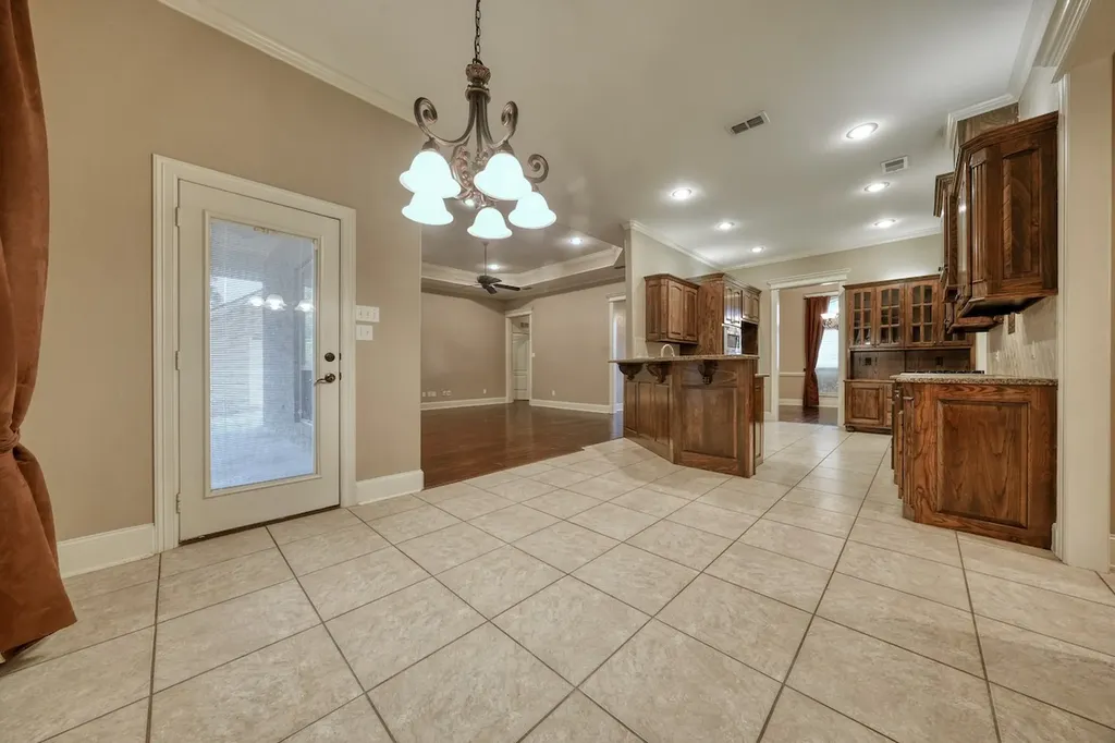 205 Heritage Court Lindale TX 75771